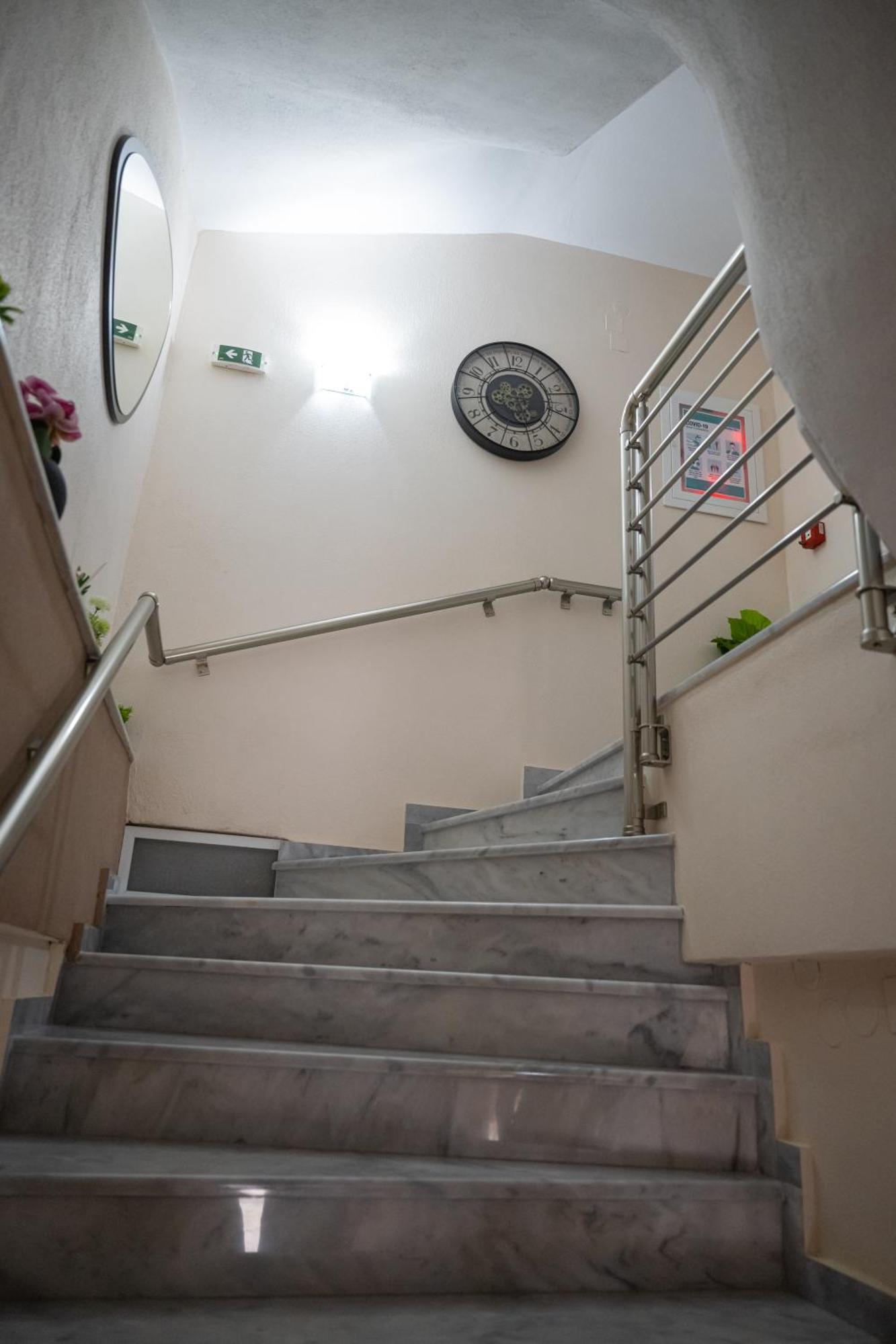 Theo And Irin'S Houses Флогита Экстерьер фото